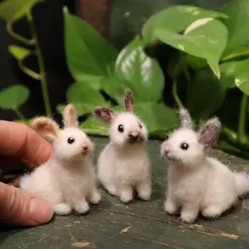 Roztomilý Nádherné Spracovanie Veľkonočné Tabuli Bunny Figúrka Oko-lov Živý Výraz Králik Figúrka Domov Dodávky